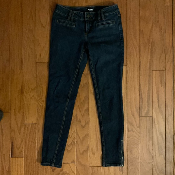 Brass Studded Gold Stitch Slight Stretch Zipper 🪰 Blue Jeans! - Picture 10 of 13